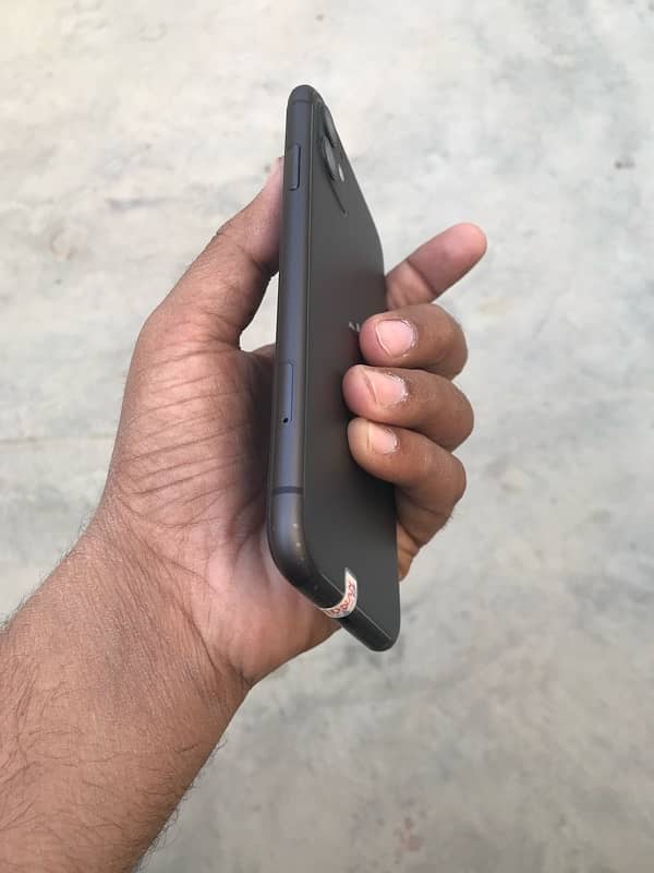 iphone 11 under apple warrenty 4