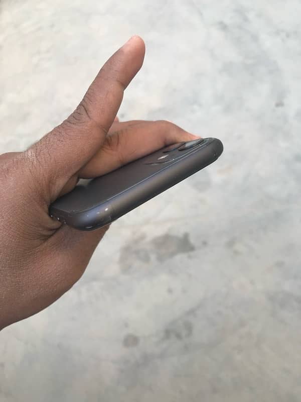 iphone 11 under apple warrenty 6