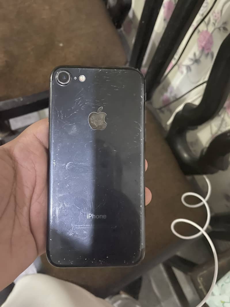 Apple iPhone 7 1