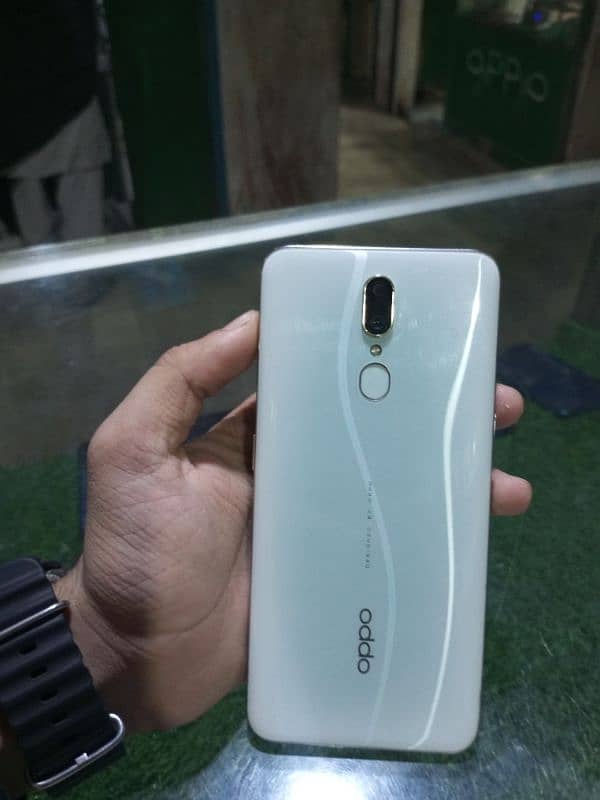 oppo F11 8+256 0