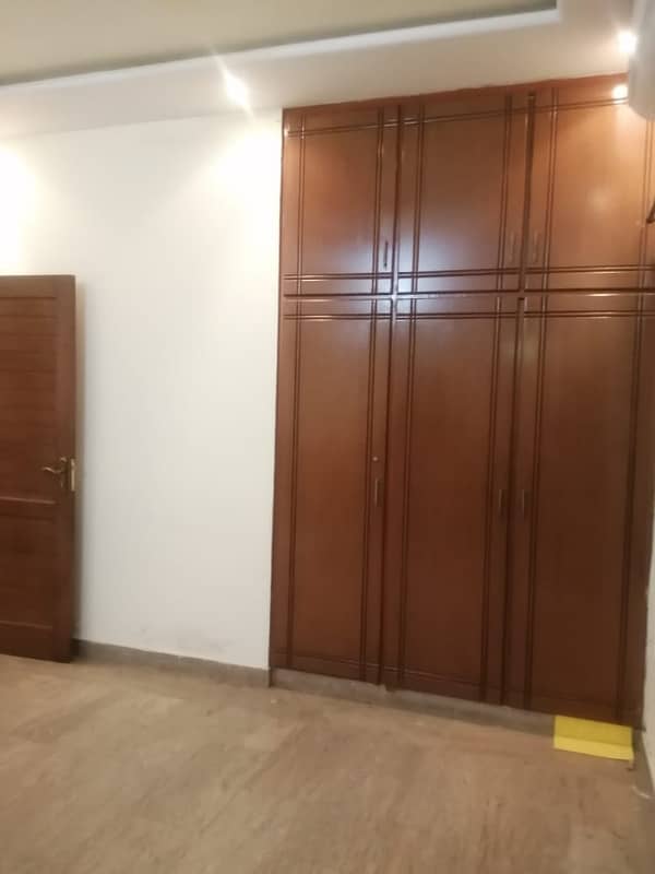 5 marla lower portion for rent in Johar town near expo center Lahore 0