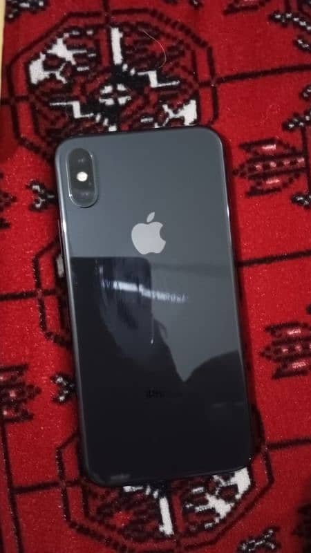 phone x for sell behtrey 79 face lock Hy use main koi msla nhi Hy 10.8 3