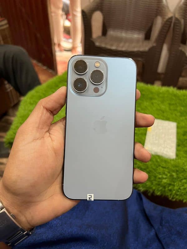 i phone 13 pro genmun condition 10/10 2