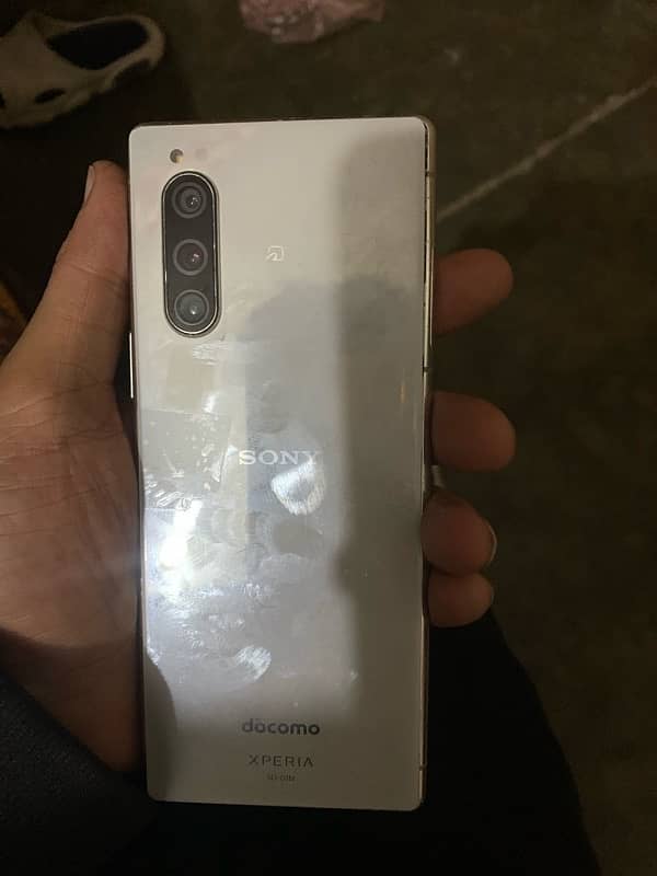 Sony Xperia 5 0