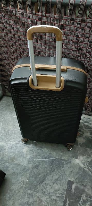 1 Luggage Bag 4 Wheel Delsey 1