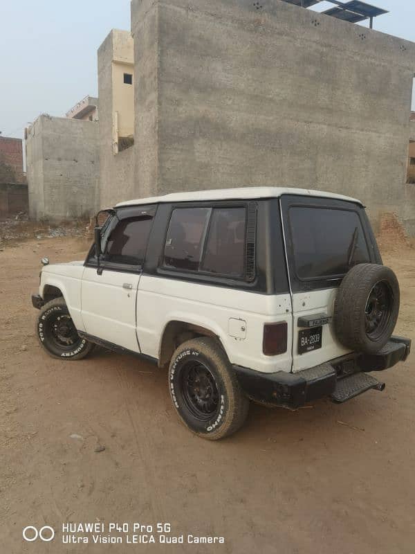 Mitsubishi Pajero 1989 6