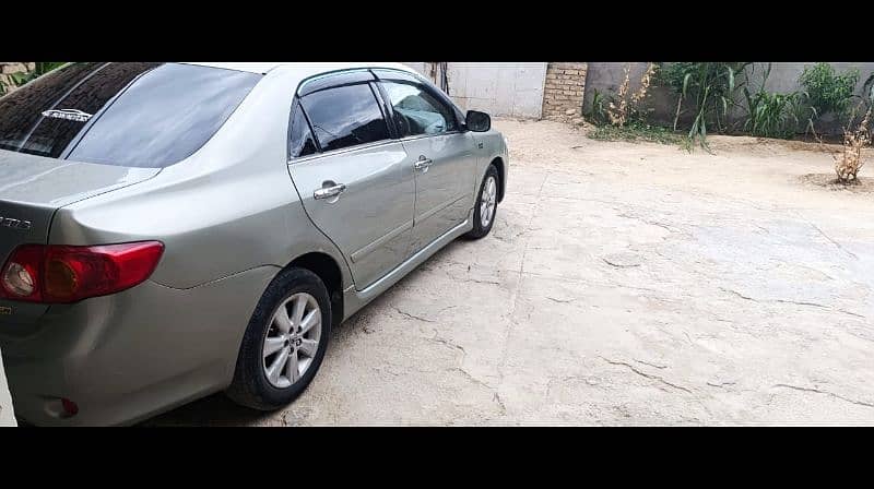 Toyota Altis  2011 0