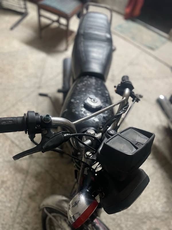 125 bike 18 model all ok rough condition 0