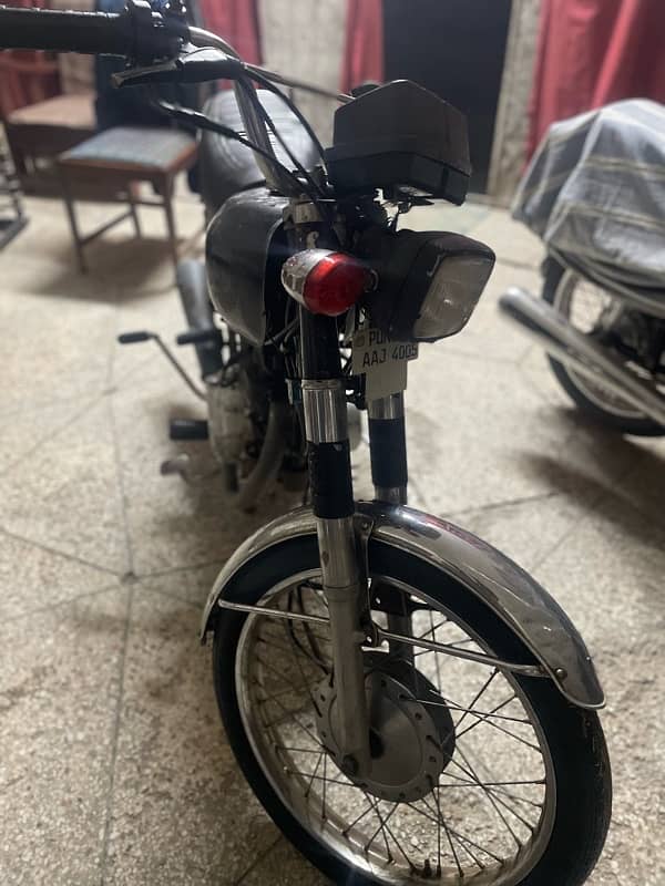 125 bike 18 model all ok rough condition 2