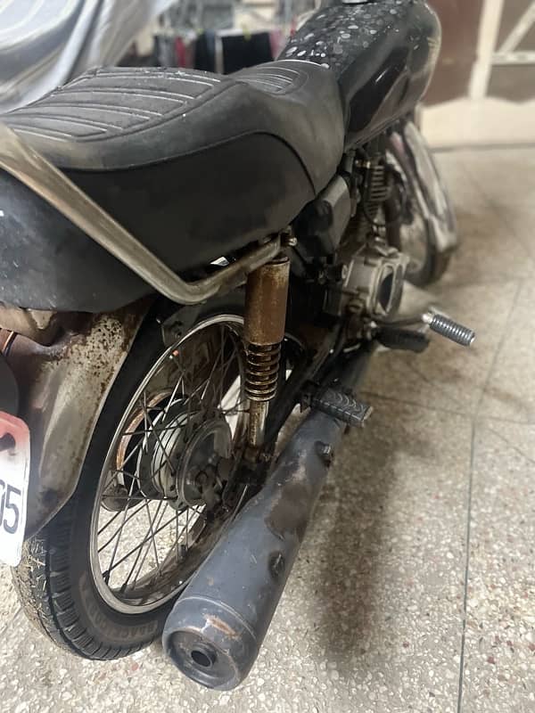 125 bike 18 model all ok rough condition 5