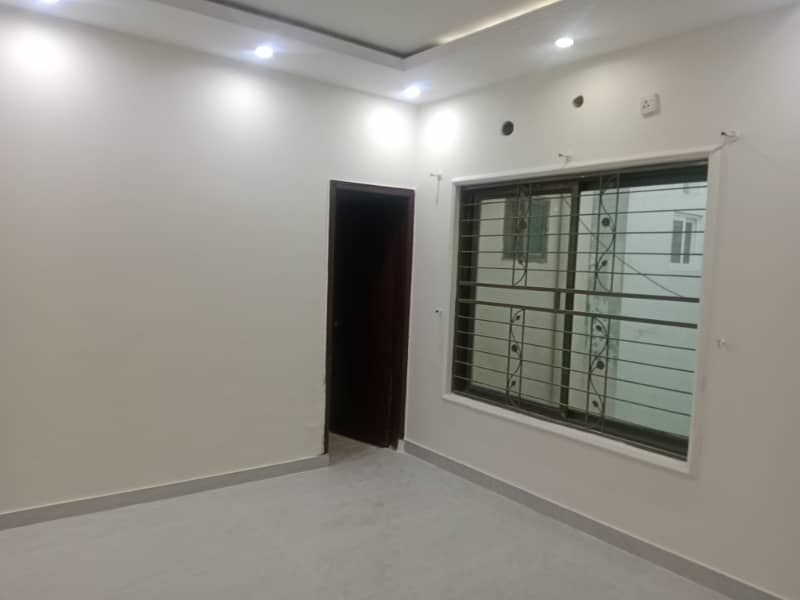 5 Marla New upper Porshan For Rent in johar Town ph 2 0