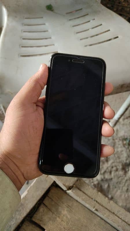 iPhone 8 fingers kam nhi krta baki condition ap ke samne he non PTA he 1