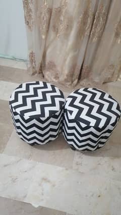 2 Ottoman stool