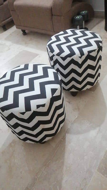 2 Ottoman stool 3