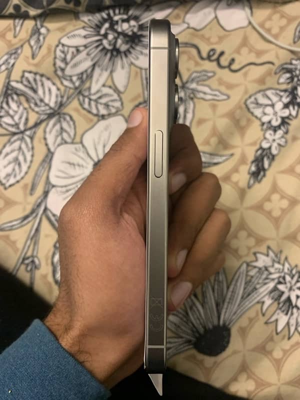 iPhone 15 pro 256 gb non pta factory unlock 4