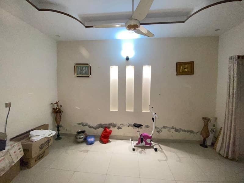 8 Marla Beautiful Ground Portion 2 bed 2 bath For Rent Ali Park (Aqsa Masjid) Lahore Cantt Near Bhatta Chowk And Airport 1