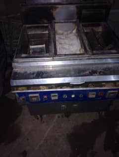 1 Double fryer  1 hot plate  1 shawarma machine    Urgent sale