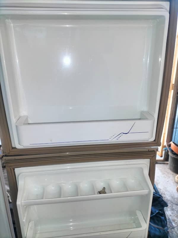 Dawlance Refrigerator For sale 4