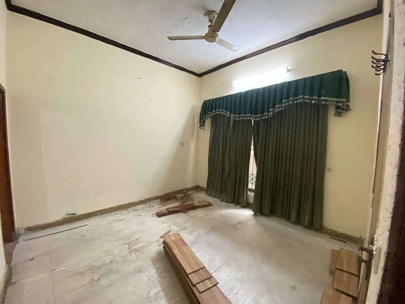 10 marla Ground portion 2 bed 2 bath with Basement for Rent Ali Park (Ghousia Masjid) near Bhatta Chowk Lahore Cantt 9