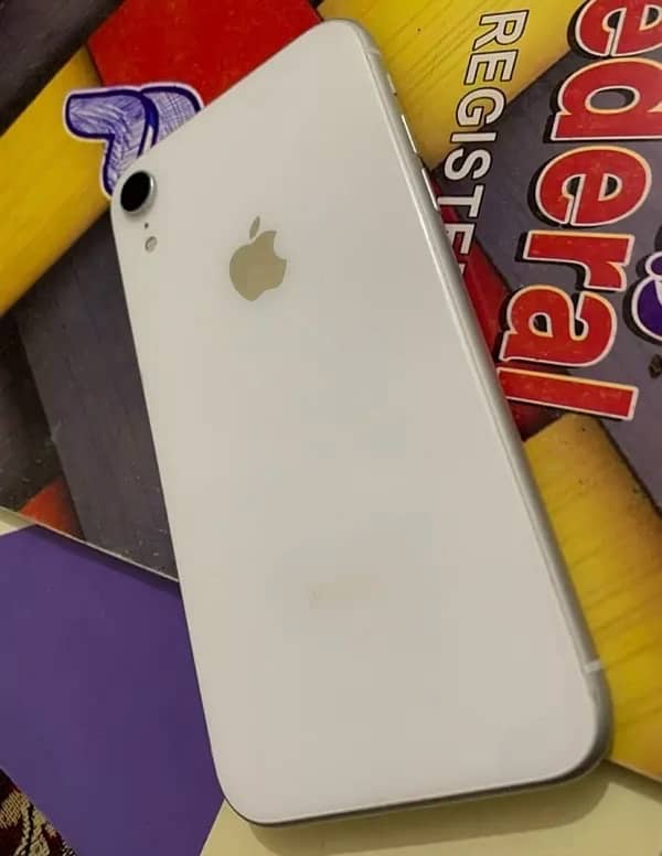 iPhone XR 0