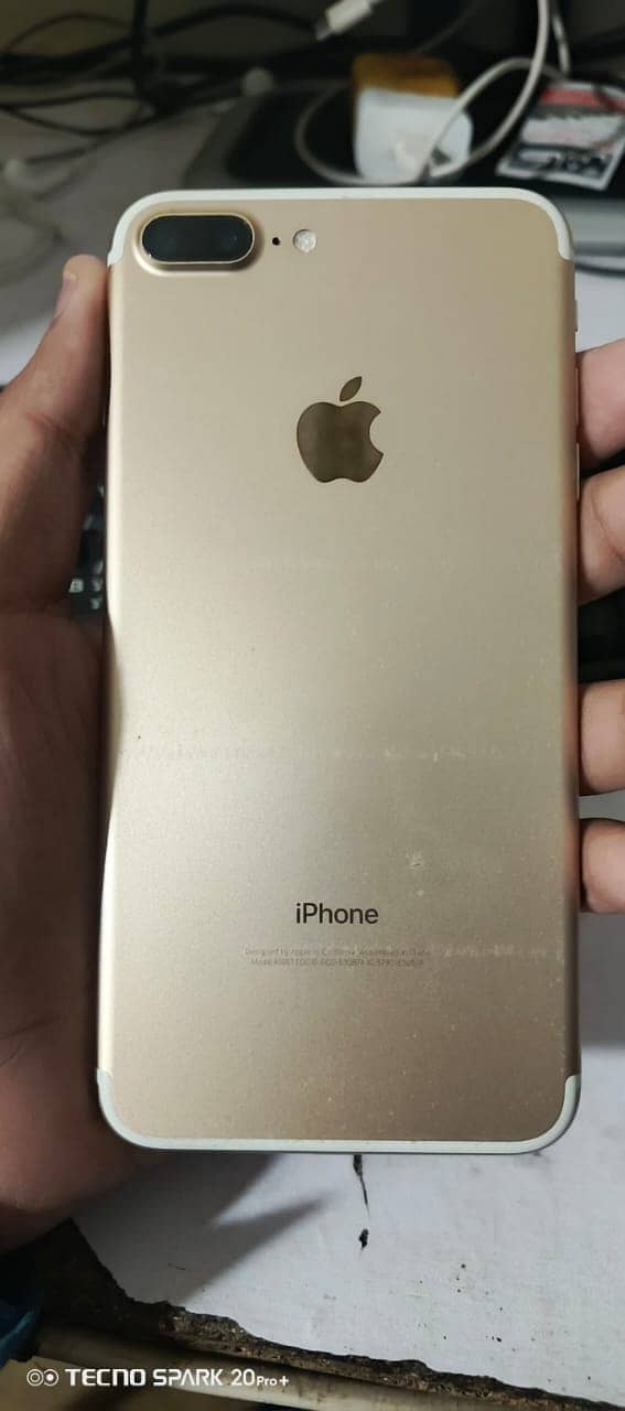 Apple iPhone 7 Plus 0