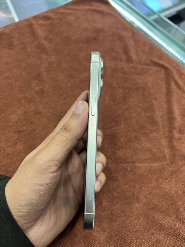 IPhone 15Promax (Non PTA F. U) 4