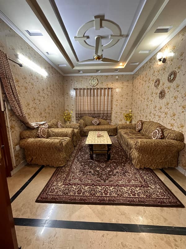 Vip double story house for sale 4bed 2tv lounge 2darwing room 2 kichan 6bath Pani bijli gass sab available car porch sepce available location Jan colony 1