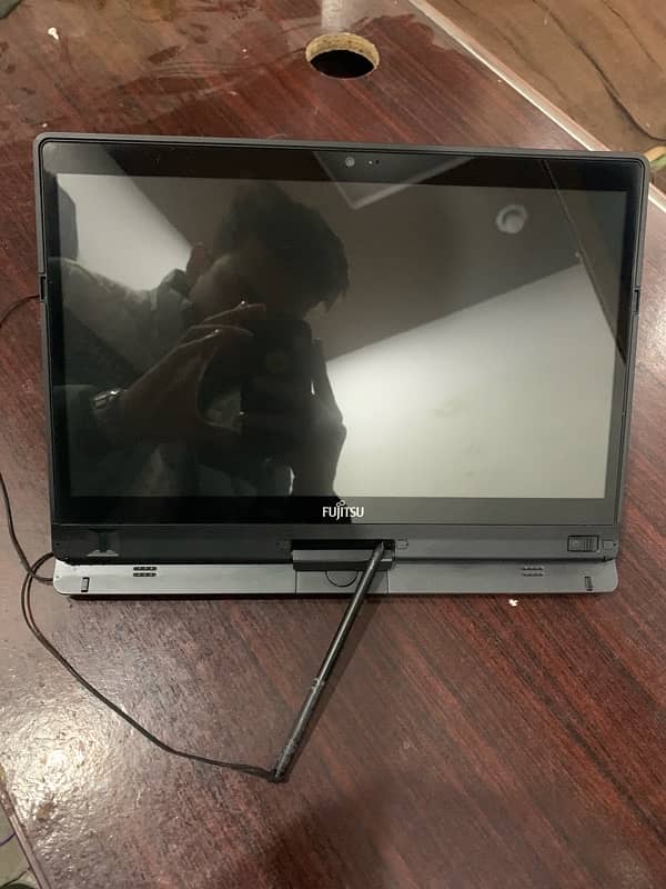 Fujitsu Corei5 8 Generation Touch Scrren 360 1