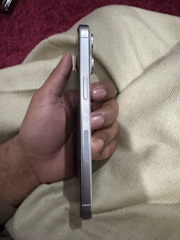 i phone 15 pro max white titanium LLA model 2