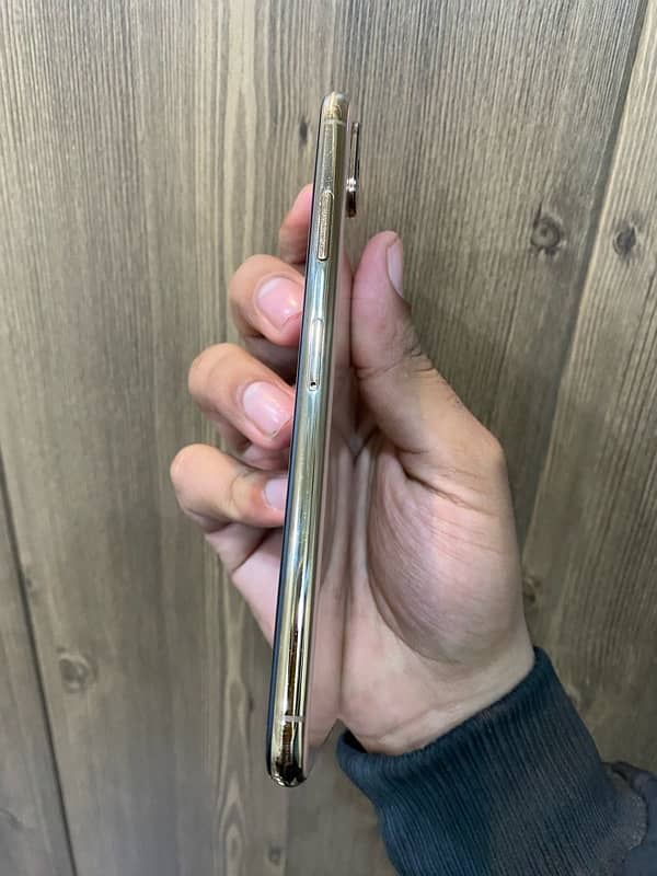 iphone xsmax 64gb 4