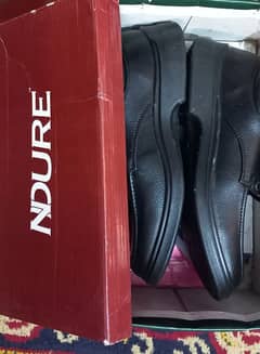 NDURE Shoes Size 42, Condition 10/10