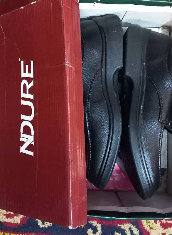 NDURE Shoes Size 42, Condition 10/10 0