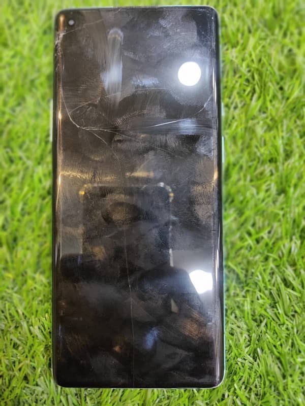 one plus 8 pro glass crack 1