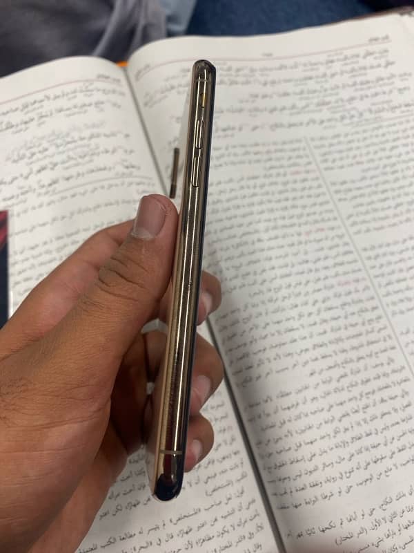 iPhone Xs 256GB Gold PTA Official Approved 10/10 All Okay URGENT SALE 4