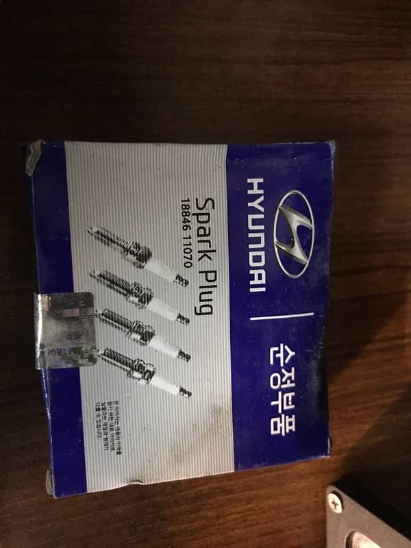 Hyundai Spark plugs 4