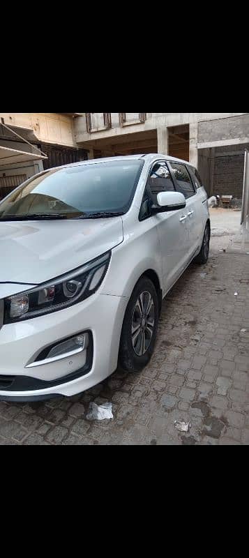 KIA Grand Carnival 2017 2