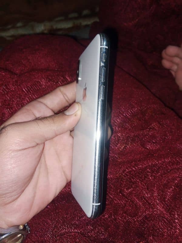 iphone x 10/9 condition 4