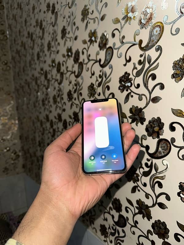 iPhone xs factory unlock 4