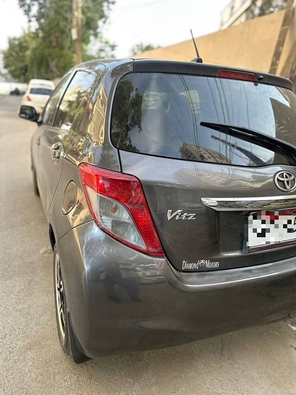 Toyota Vitz 2012 7