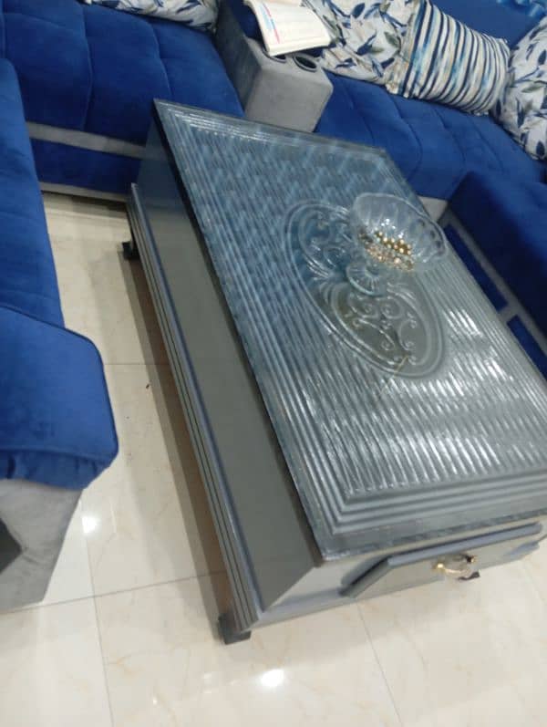 Contact Us:0329-4580365 New Table size 4 length by 2.5 width 1