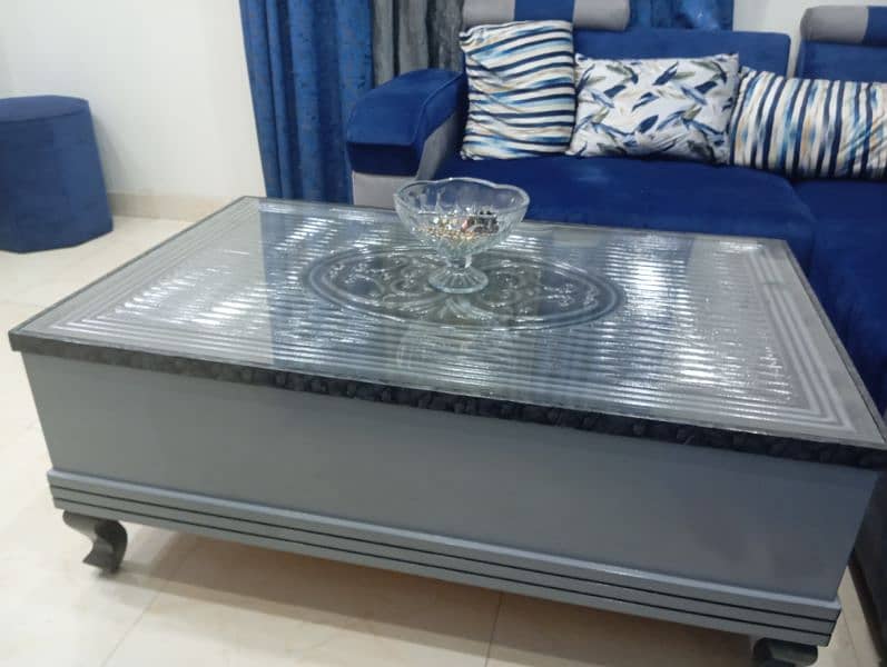 Contact Us:0329-4580365 New Table size 4 length by 2.5 width 2