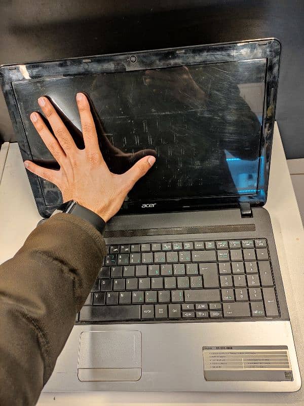 Acer - One handed used 2