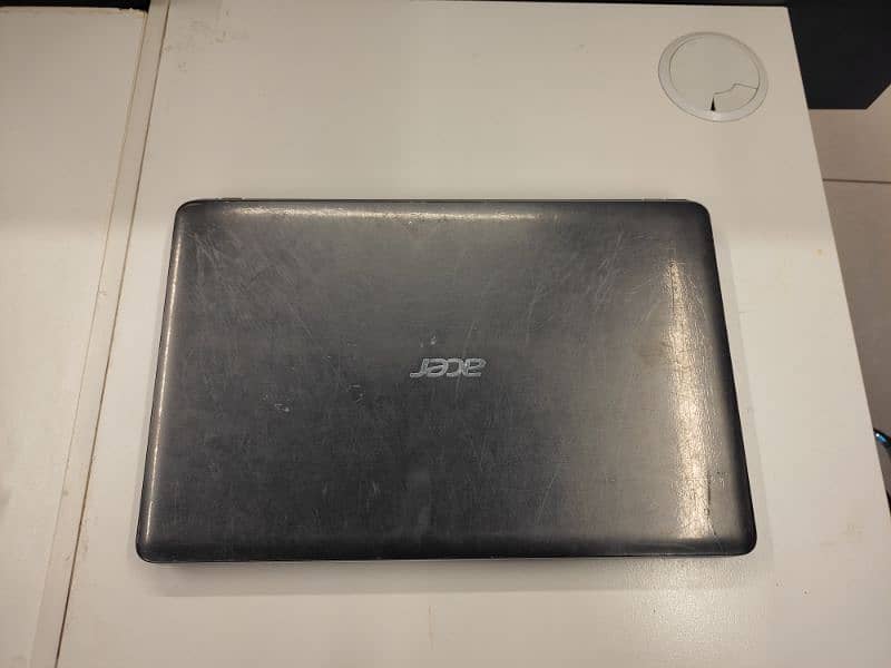 Acer - One handed used 9