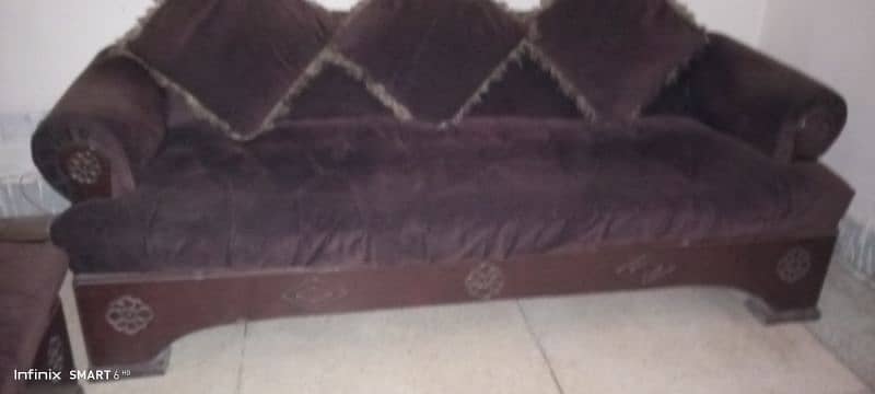 6 seater sofa or b kafi kuch 2