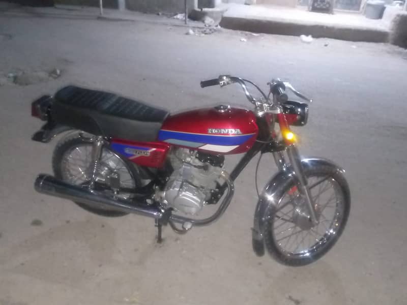 I am selling Honda 125 Karachi number 1