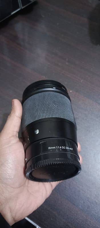 Sigma 16mm 1.4 DG DN with original box 10/9 1