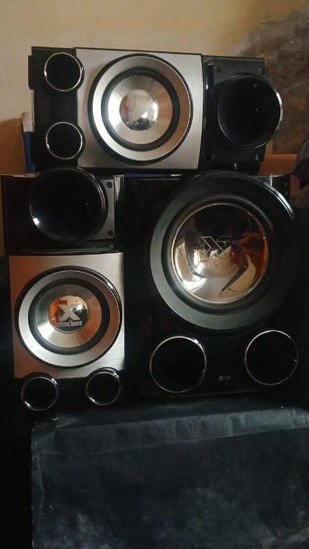 LG Speakers light body with extra bass by import 0