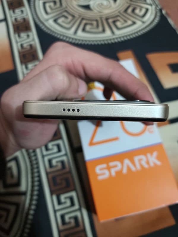 Tecno Spark 20c 4