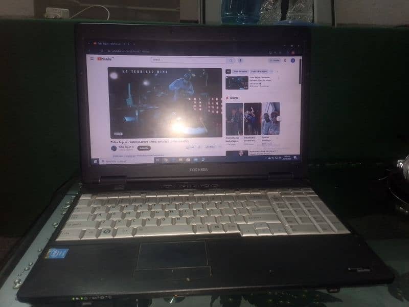 core i 3 toshiba  urgent sale 3