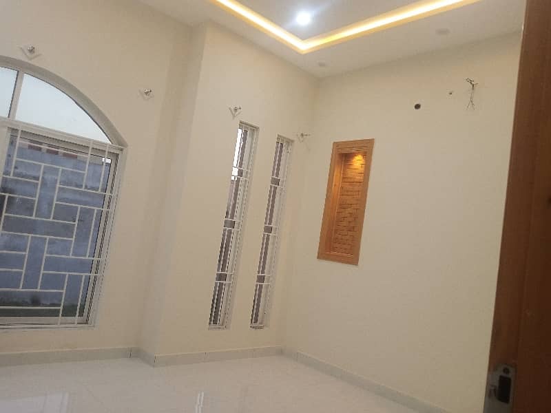 Rawalpindi Bahria Town phase8 7 Marla ground portion for rent gas available 21